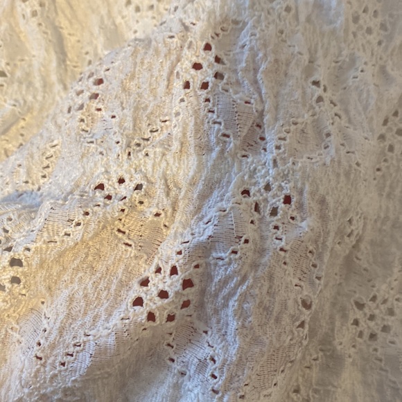 white eyelet zara blouse - Picture 3 of 4